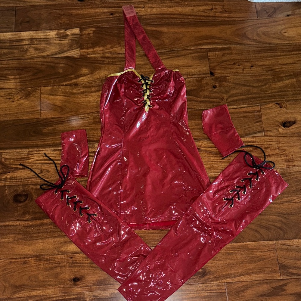 Red Riding Hood Costume - Picture 6 of 7